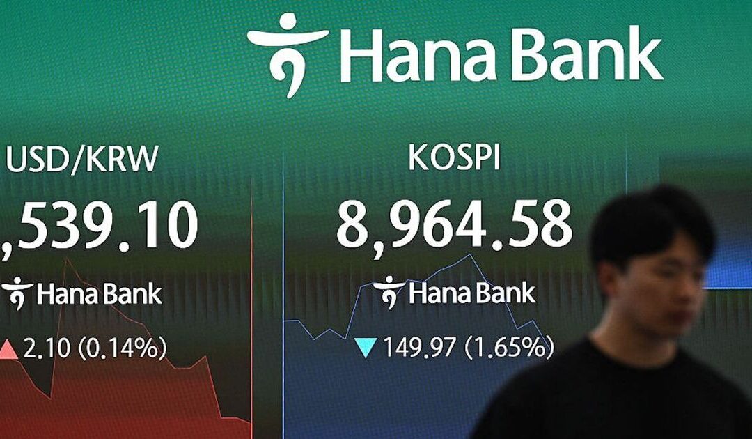 World descends into panic over AI sell-off as markets plunge by 1…